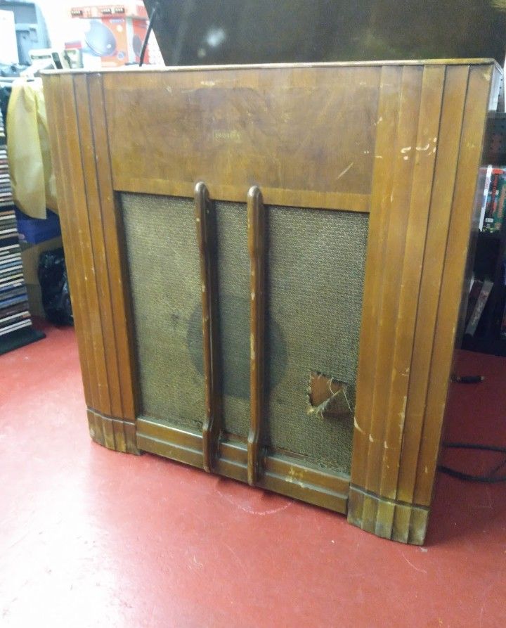 Vintage Record Player And Radio