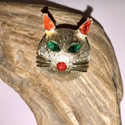 Vintage Kitten Brooch Pin ,11 W 30 Str Inc.