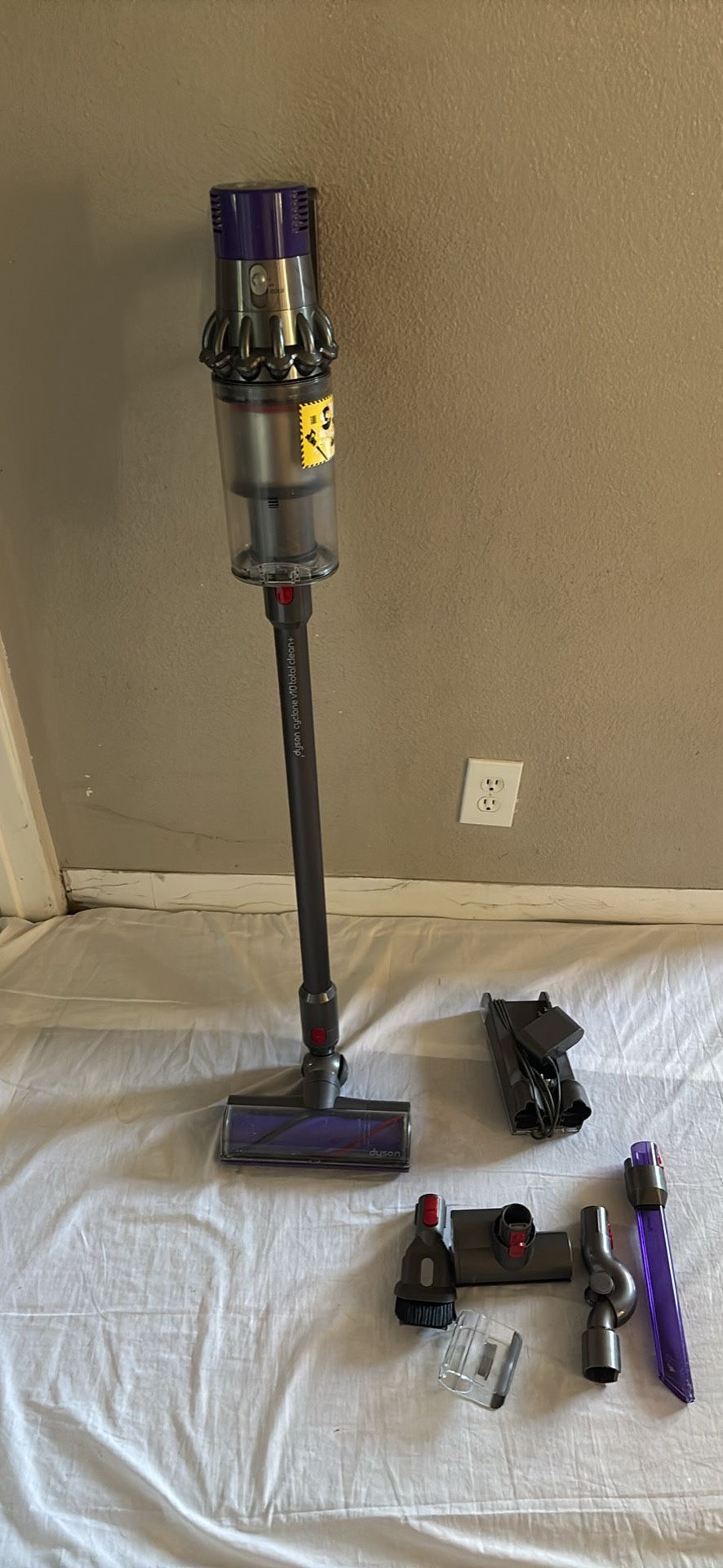 Dyson Syclone V10 Vacuum Cleaner