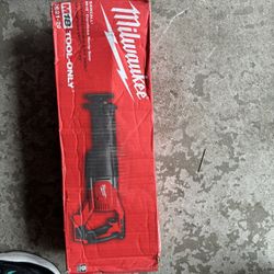 Milwaukee Sawzall M18