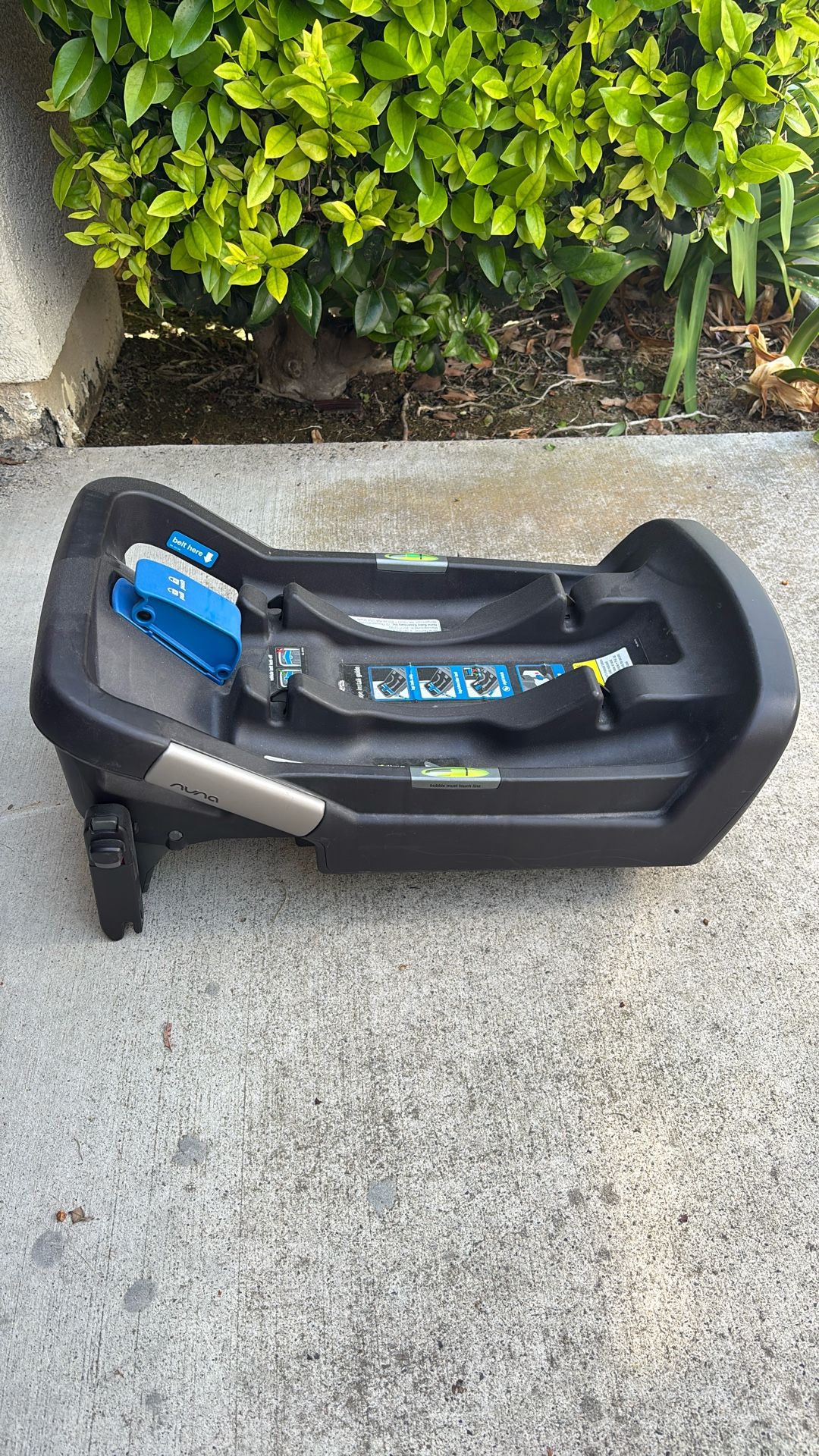 Nuna Pipa Car Seat Base