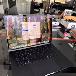 Apple 15” MacBook Air M4 Chip 16GB Ram 256SSD! One year warranty! We offer financing!