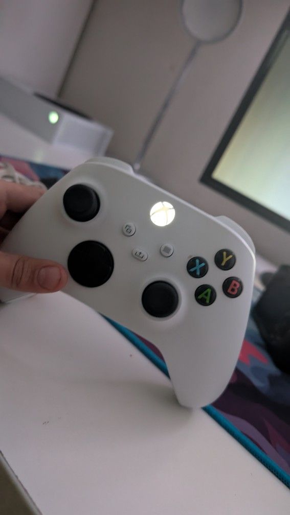 Xbox , Iphone 11 New , Apple Watch 2 , Camera ( Trade For Dirtbike)