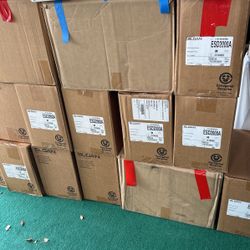 18 Sloan ESD 2000A Soap Dispensers