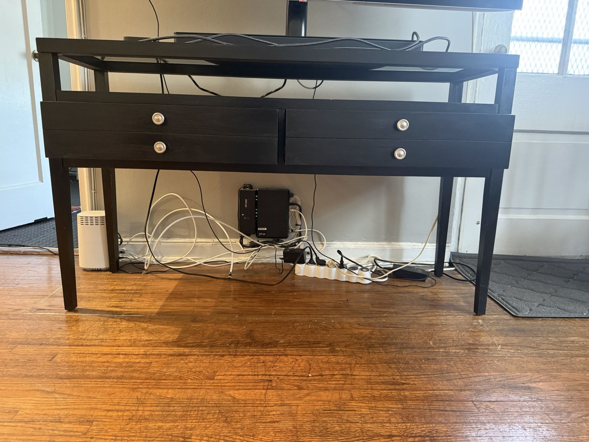 Accent table