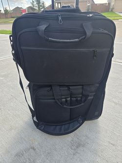 Kroser travel and laptop