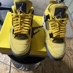 Jordan 4s Lighting 2021