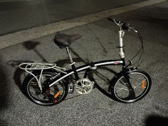 Folding bike rides shifts and stops GREAT cash only pick up only please