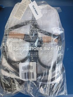 Shoes size 10