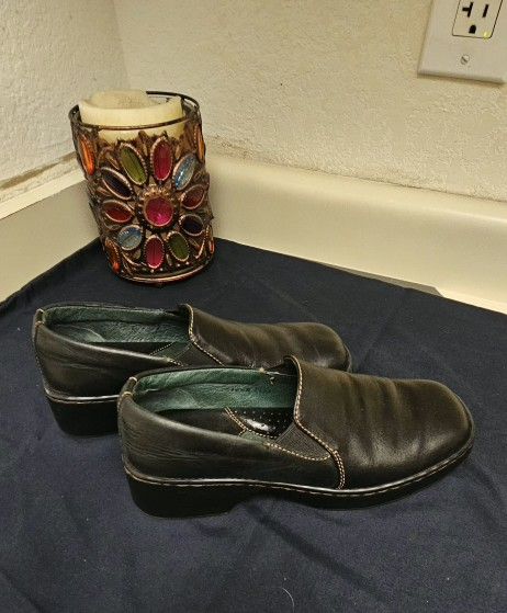 BORN Black Leather Slip On Shoes Women's Size 7M