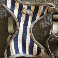 Medium Dog Harness $10