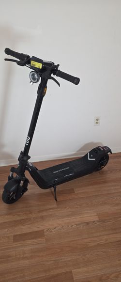 NIU KQi 300P Electric Kick Scooter (Black) - Dual Suspension