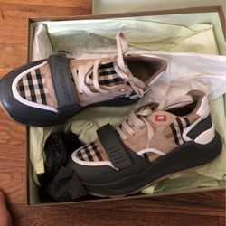 Burberry Sneakers