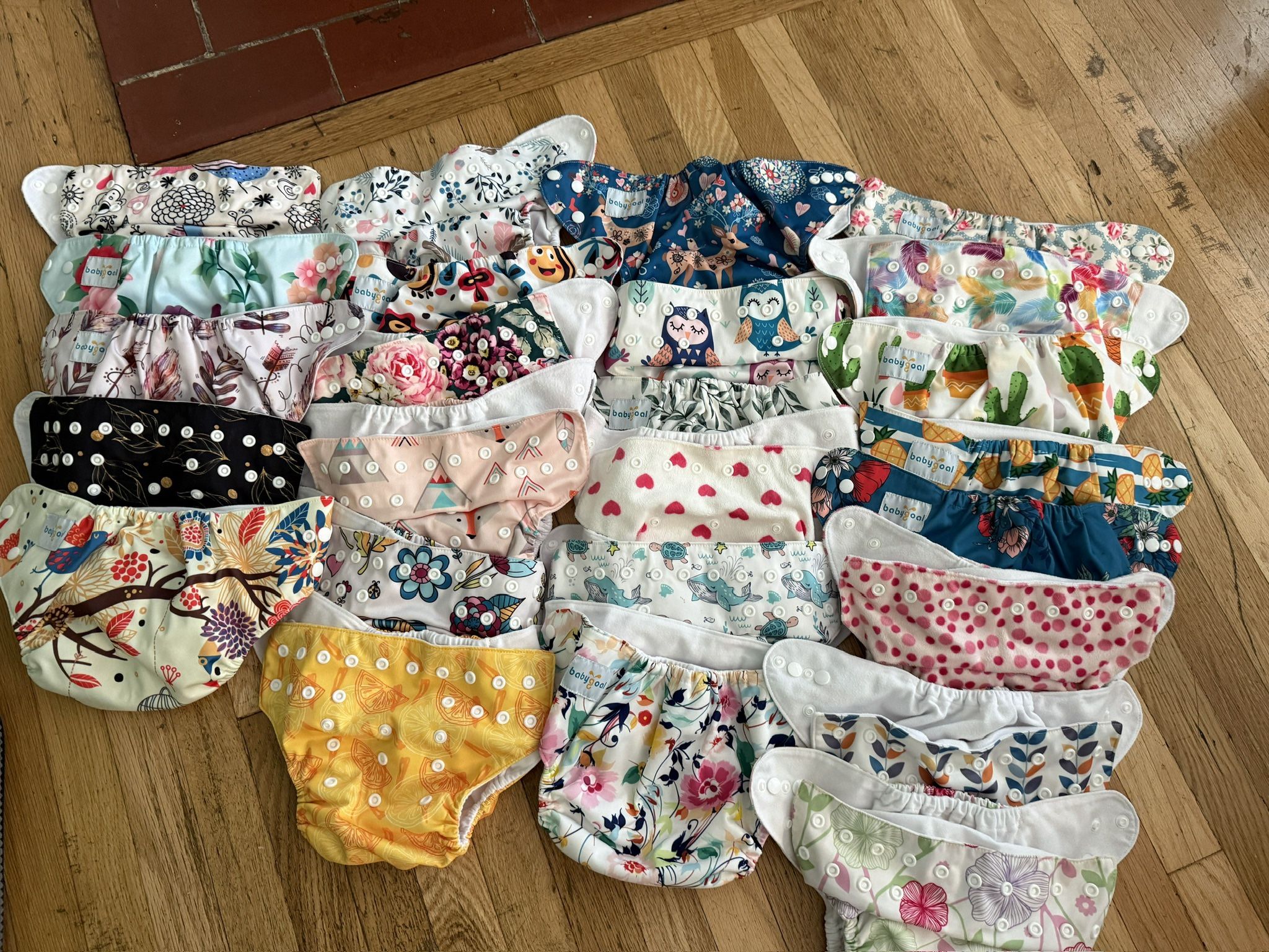 Set Of 25 Cloth Diapers 