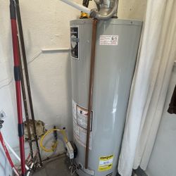 Water Heater - 40 Gallon Natural Gas