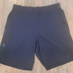 Under Armour - Mens - Large - Heat Gear  - Fitted Athletic Shorts (8" Inseam) - Drawstring Waist - Polyester - Black