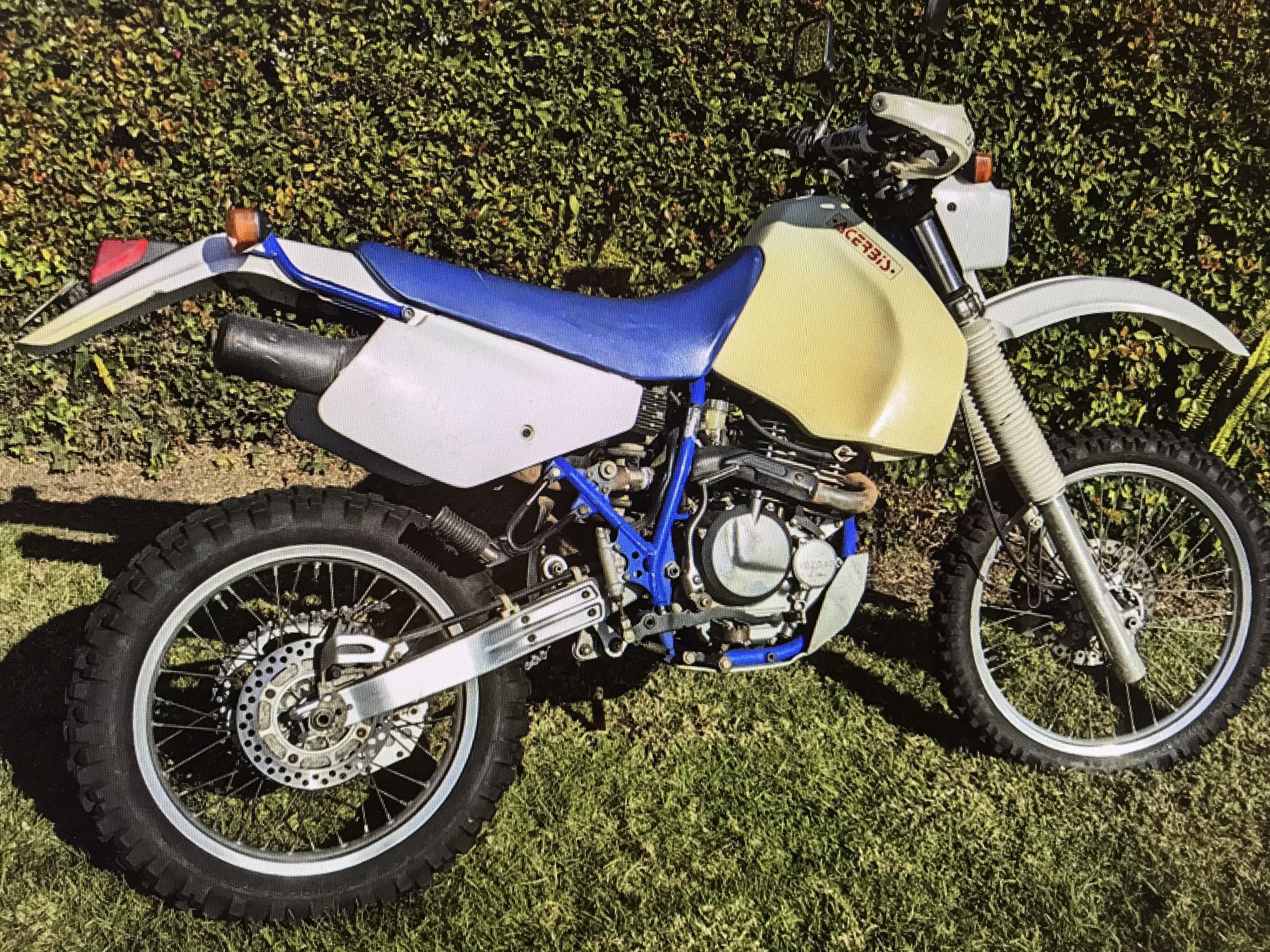 1993 Suzuki Gas Motorcycle not electric, kick start not electric start DR350S GAS motorcycle not electric, kick start not electric start