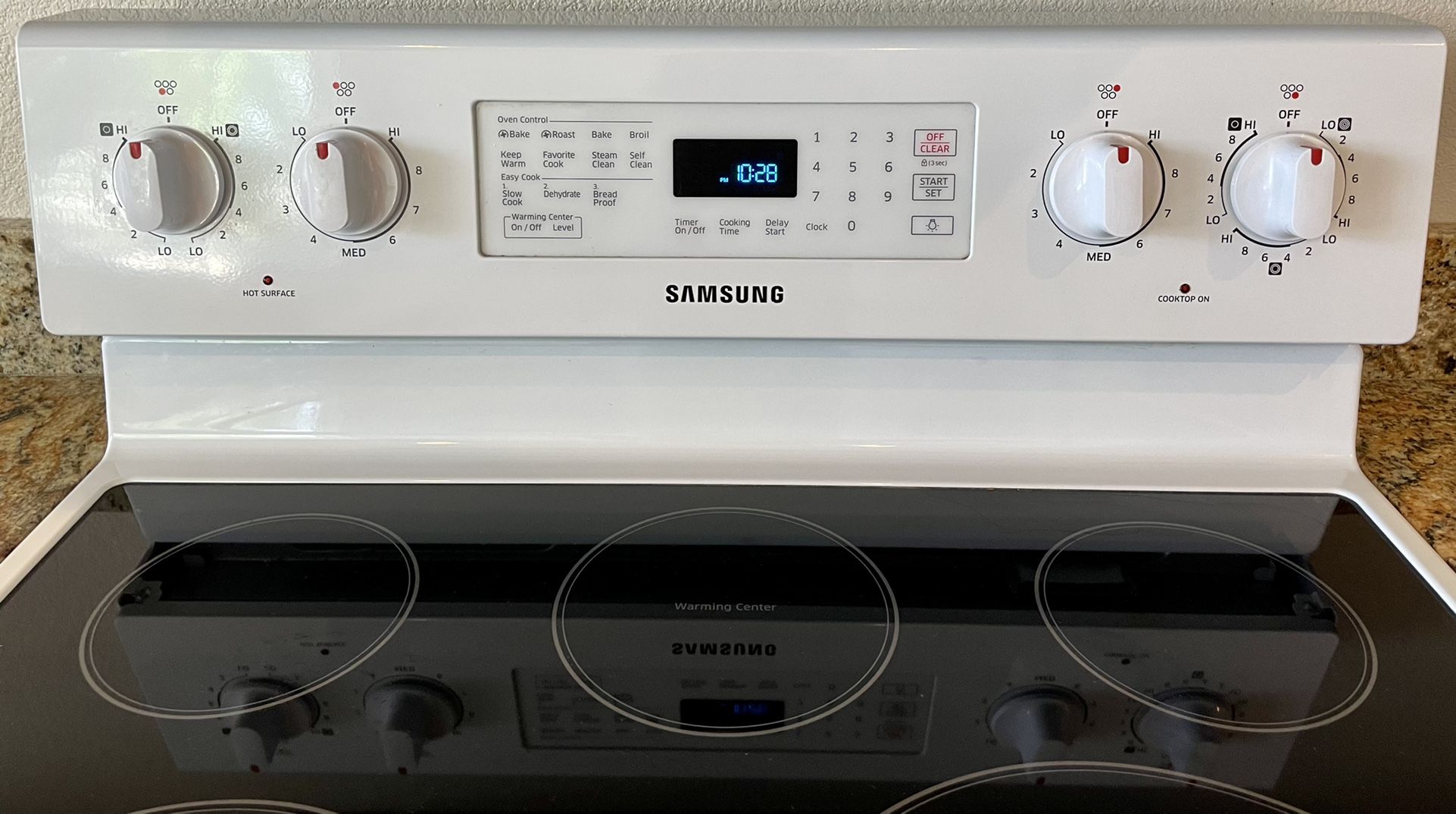 Samsung 30 in White 5 Burner Electric Range Stove Stovetop w/ 5.9 Cu Ft