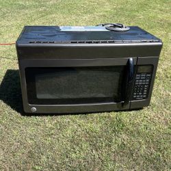 General electric huge microwave needs a little bit of cleaning