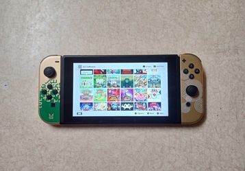 NINTENDO SWITCH V2 Loaded With 120 Switch Games And 7500 Retro Classic Games