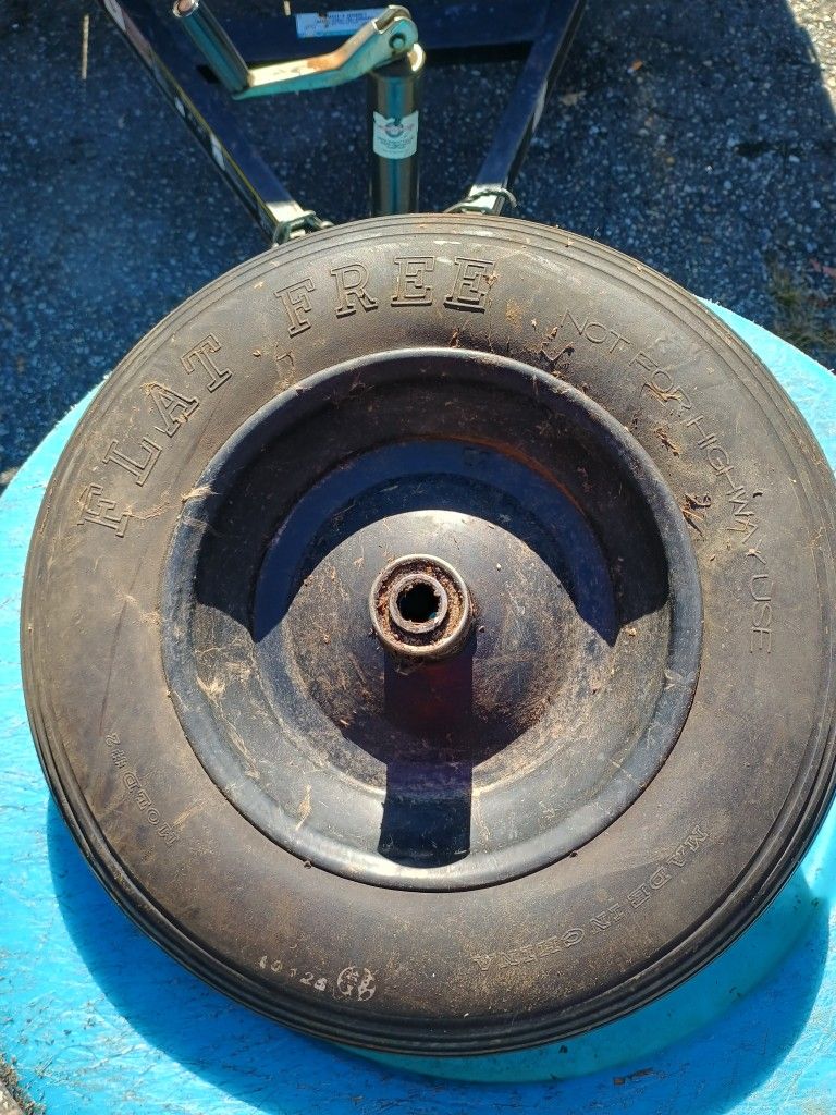 Flat Free Wheelbarrow Tire With Grease Fitting