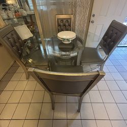 Dining Table 4 Tufted Diamond Chairs 