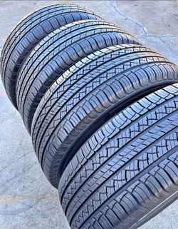 235/65/18 Michelin šš Vendo un set de llantas con 80% de vida las 4 šš