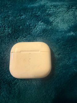Apple AirPods Charging Case