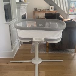 Great Condition Halo Bassinet 