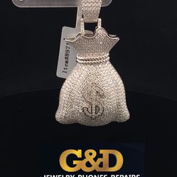 925 Silver Moissanite Diamond Charm 