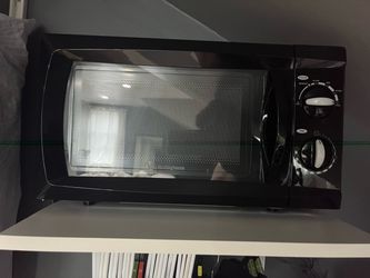 Black Countertop Microwave - compact