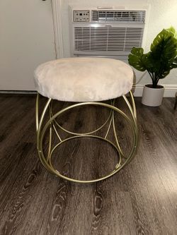 Circle vanity chair stool