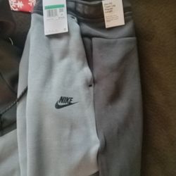 Nike Tech Sweatsuit 