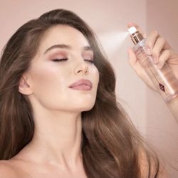Best seller! Charlotte Tilbury200 ML💕✨👸🏻 AIRBRUSH FLAWLESS👸🏻✨💕Setting Spray  