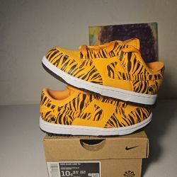 Size 10c - Kids Tiger Nike Dunk's - $65