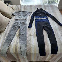 Stretchy workout sets- size small, like new