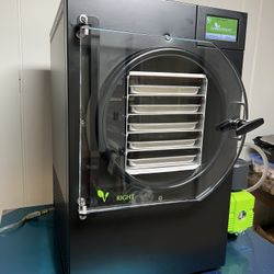 Medium Harvest Right Freeze Dryer