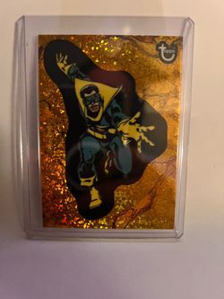 Topps Marvel Holographic Gold Foil Trading Card
