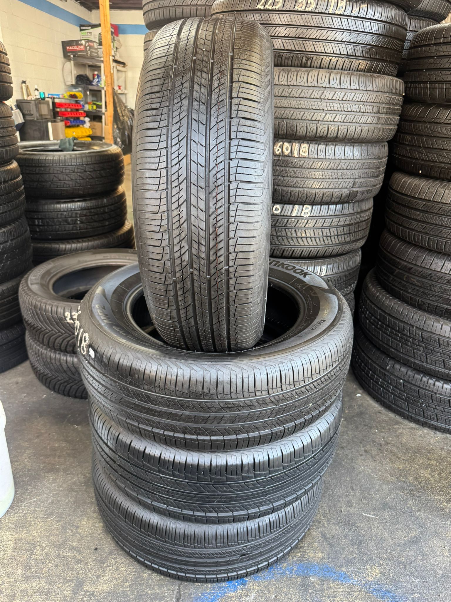 235/60/18 HANKOOK DYNAPRO HP2 (4 TIRES)
