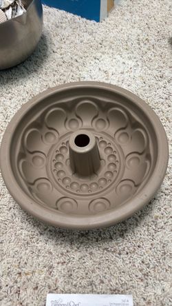 Pampered Chef Silicone Crown Cake Pan