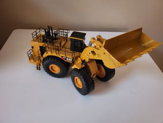 CAT 994F Front Wheel Loader — 1:50 Scale for Sale in Plainfield