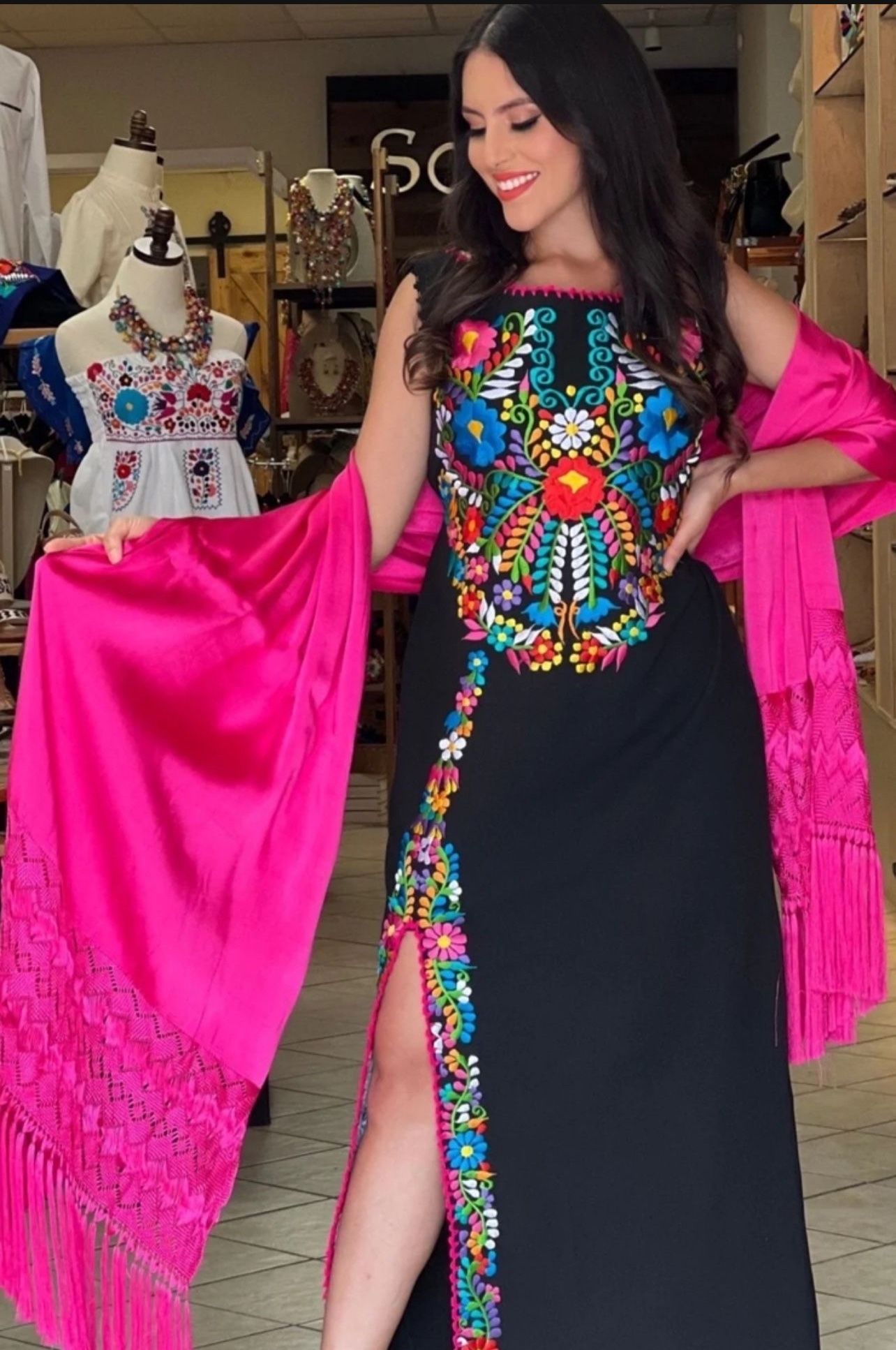 Vestidos Bordados Méxicanos - Beautiful Mexican Dresses - Precios Varian - Prices Vary