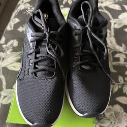 Women’s Pumas Shoes