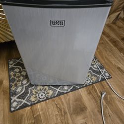 BLACK+DECKER 2.5 Cu. Ft. Compact Refrigerator
