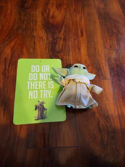 Star Wars Talking Baby Yoda & Star Wars Yoda Sign