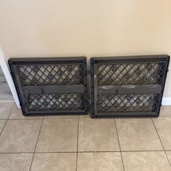 Adjustable Pet Gate - Fits Openings 26” - 40”