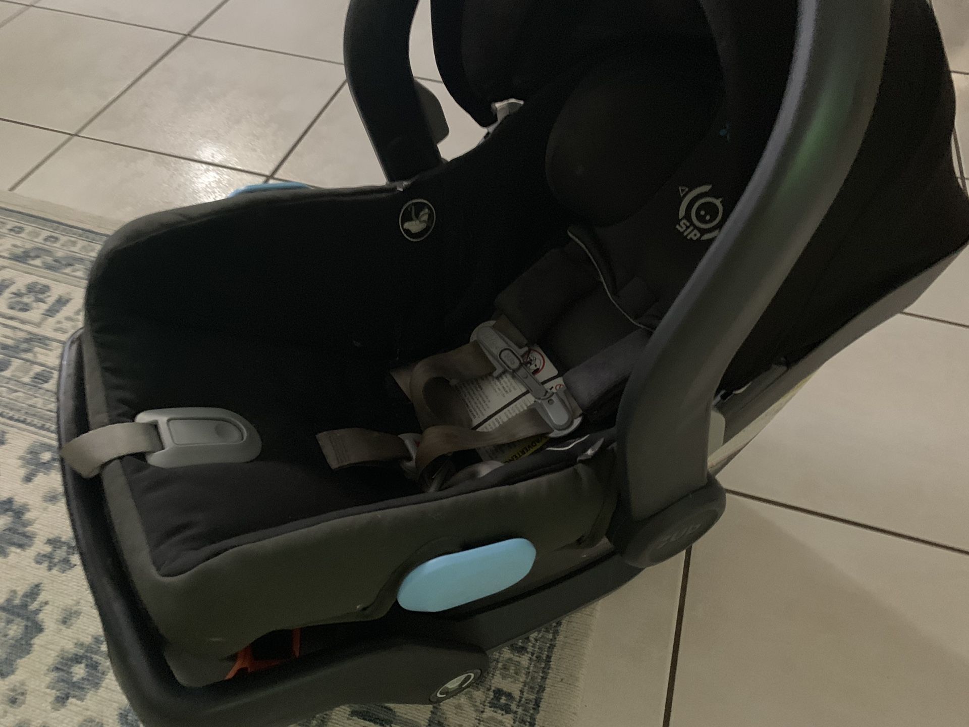 Uppababy Mesa Car seat with the base $60!