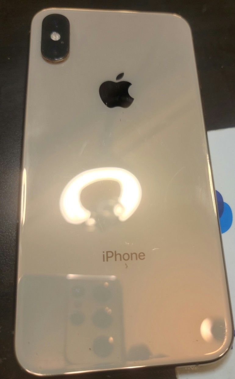 THE APPLE IPHONE XS UNLOCKED IN A STUNNING GOLD COLOR!!!