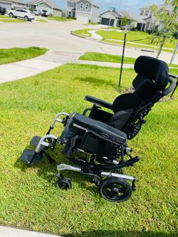 Wheelchair w/ Premium Seating – Excellent Condition – $600 OBO