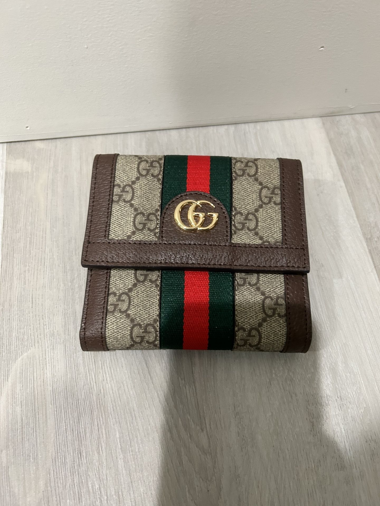 Gucci Bifold Wallet for Sale in Los Angeles, CA - OfferUp